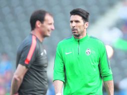 Gianluigi Buffon (der.), se coronó campeón mundial en Alemania 2006 en el Estadio Olímpico de Berlín. AP /  I. Bruno