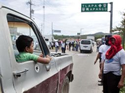 Aseguran que están dispuestos a dar la vida para que no haya elecciones en el municipio, hasta que regresen con vida los estudiantes. SUN / C. Rogel Blanquet