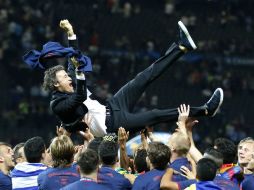 Luis Enrique conquistó en su primer año como técnico culé el triplete de Liga española, Copa del Rey y Champions League. AP / F. Augstein