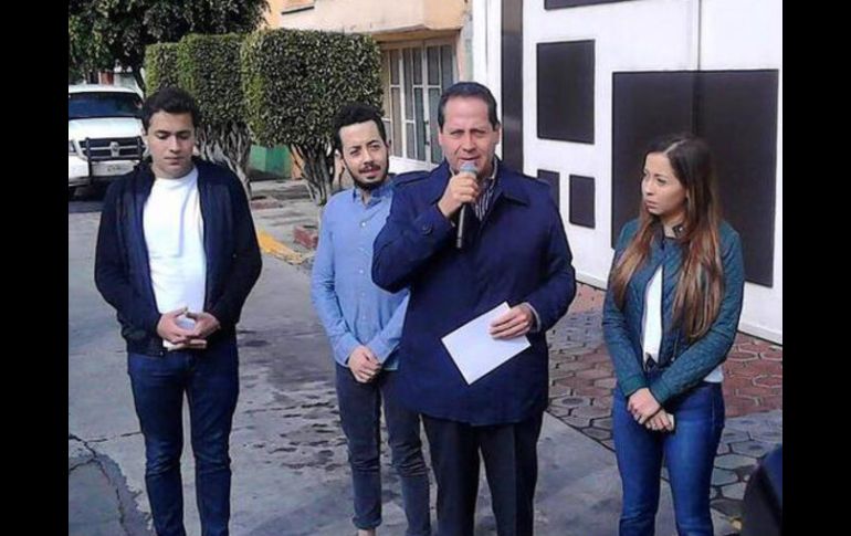 Eruviel estuvo acompañado por sus hijos Isis, Eruviel y Raúl. TWITTER / @eruviel_avila