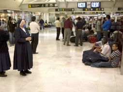 La Secretaría de Salud cuenta con filtros sanitarios permanentes en terminales aéreas. NTX / ARCHIVO