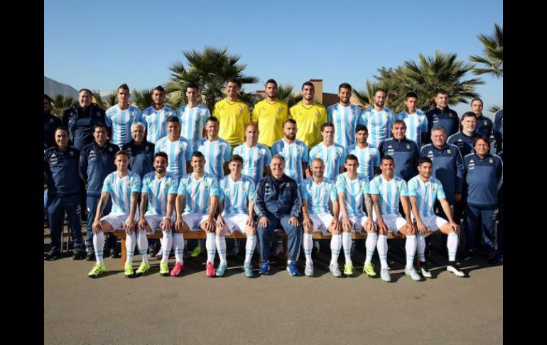 La Selección argentina se tomó ayer la foto oficial para encarar Chile 2015. ESPECIAL / AFA