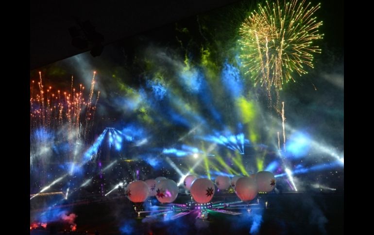 La gala de inauguración se desarrolló en el Estadio Nacional de Chile con coreografías y fuegos artificales. AFP / R. Arangua