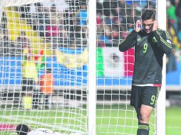 El ariete del Atlético de Madrid, Raúl Jiménez, desperdició la opción más clara que tuvo ayer México ante Bolivia. AP / S. IZQUIERDO