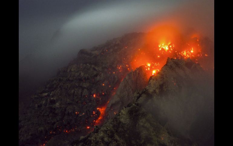 Sinabung es uno de los 130 volcanes en actividad en Indonesia, situada dentro del 'Círculo de Fuego' del Pacífico. AFP / S. Aditya