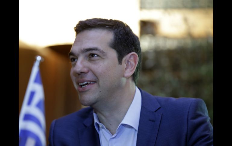 Tsipras advirtió que si Europa quiere mantener la sumisión, Grecia se negará y luchará 'por la dignidad de nuestro pueblo'. AP / T. Stavrakis