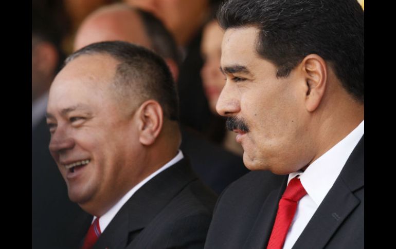 Diosdado Cabello (izquierda), presidente de la Asamblea Nacional, mantuvo un encuentro con con Thomas Shannon. AP / ARCHIVO