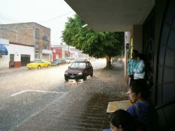 La lluvia de este lunes causó algunos daños en vialidades de Guadalajara y Zapopan. EL INFORMADOR / P. Franco