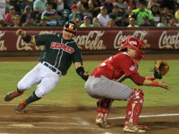 Ayer, Leones y Diablos se enfrentaron en duelo de líderes, terminando el marcador a favor de los sureños 3-2. NTX / H. Borges