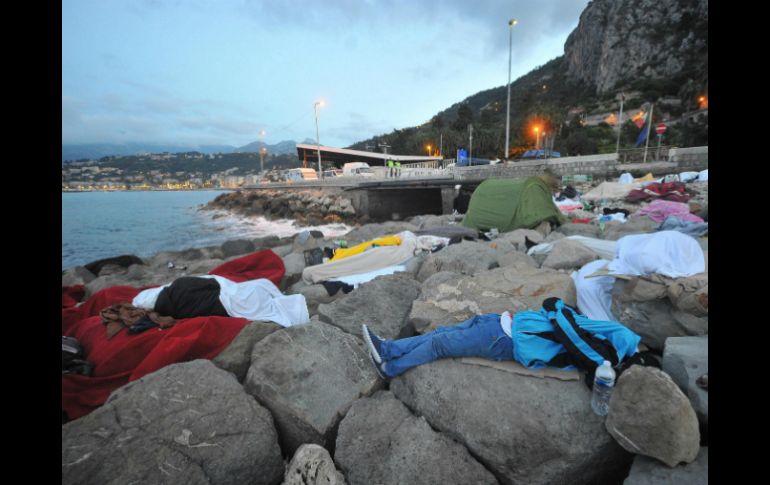 Se cree que viajaban rumbo a Libia, donde muchos intentan cruzar el Mar Mediterráneo. EFE / L. Zennaro