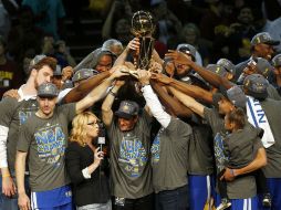 Con el campeonato obtenido esta noche, los Warriors suman cuatro campeonatos en la NBA. AP / P. SANCYA