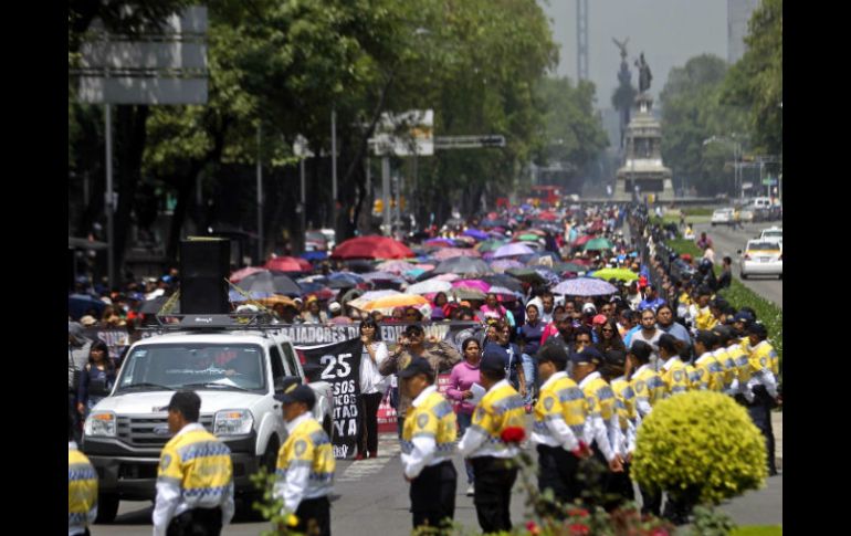 La dependencia capitalina tiene a personal del Control de Tránsito encargándose del paso peatonal a lo largo de la marcha. SUN / F. Ramírez