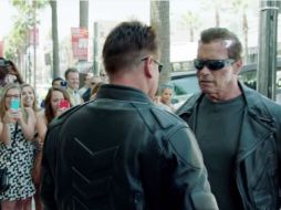 Arnold se tomó con un Terminator en las calles de Hollywood y ambos protagonizaron un curioso encuentro. YOUTUBE / Arnold Schwarzenegger