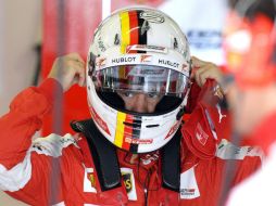 El piloto alemán Sebastian Vettel, de Ferrari, participa en los segundos entrenamientos libres del Gran Premio de Austria. EFE / H. Klaus