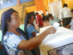 Durante la jornada electoral, los involucrados incluso golpearon a las personas que se encontraban en las casillas para emitir su voto. NTX / ARCHIVO