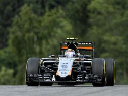 Entre los eliminados de la Q1 se encuentra ''Checo'' Peréz, Jenson Button, Kimi Raikkonen, Roberto Merhi y Will Stevens. EFE / H. Neubauer