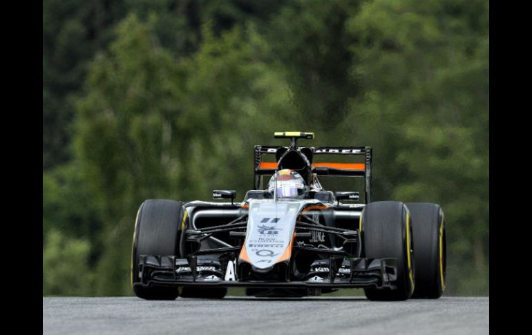 Entre los eliminados de la Q1 se encuentra ''Checo'' Peréz, Jenson Button, Kimi Raikkonen, Roberto Merhi y Will Stevens. EFE / H. Neubauer