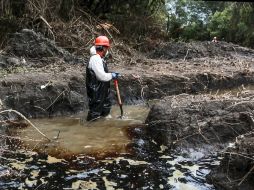 Con muestras tomadas por la Profepa se estima que alrededor de 180 galones de sustancia arenosa fue arrastrada al río. EFE / ARCHIVO