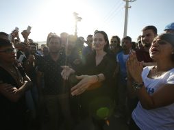 Jolie durante su recorrido por uno de los campamentos. La comunidad de refugiados en Turquía ronda las 1.6 millones de personas. AP /  E. Gurel