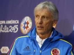 El DT de la Selección de Colombia, Néstor Pékerman, participa en rueda de prensa en el Estadio de Temuco. EFE / B. Hernández