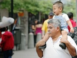 El Día del Padre no deber ser la única razón para reunirse con la familia e hijos, si no todos los días estar. EL INFORMADOR / ARCHIVO