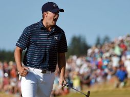 Spieth se recuperó tras un doble bogey en el hoyo 17, un par tres, al anotarse un birdie en el 18. AFP / R. Kinnaird