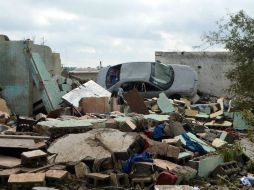 De esta forma, los afectados por el tornado del pasado 25 de mayo podrán reconstruir los daños sufridos. EFE / ARCHIVO