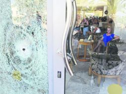 Vista de los daños causados en el hotel mallorquín “Imperial Marhaba” de la cadena española Riu tras el ataque terrorista. EFE /