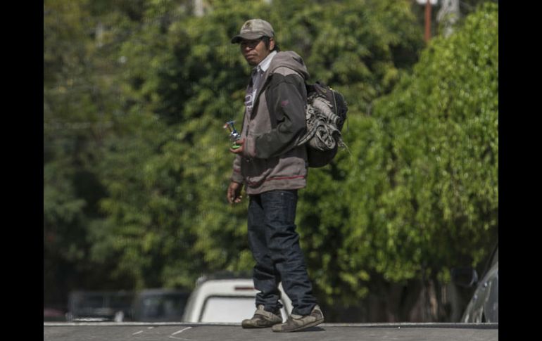 Los migrantes aseguran que sólo piden apoyo alimenticio, pues al ser despojados de sus pertenencias son privados de este recurso. EL INFORMADOR / ARCHIVO