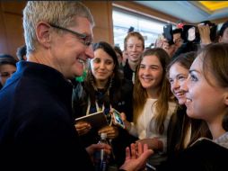 'La gente que está suficientemente loca como para pensar que puede cambiar el mundo es quien lo consigue', asegura Cook TWITTER / @tim_cook