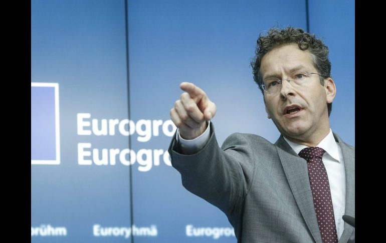 Jeroen Dijsselbloem, presidente de Eurogrupo, da a conocer la negativa para el país helénico. EFE / O. Hoslet