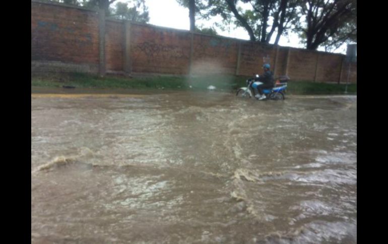 Imagen de Camino Real a Colima tras las fuertes lluvias. TWITTER / @edithlilia