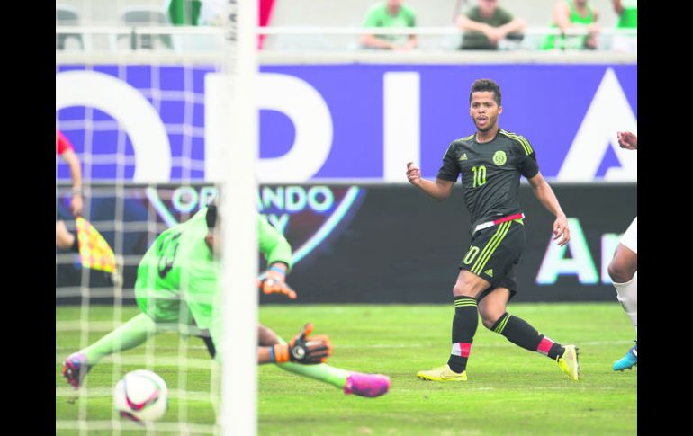 Giovani dos Santos puso el primer gol de México en el marcador ayer ante Costa Rica. MEXSPORT /  O. AGUILAR