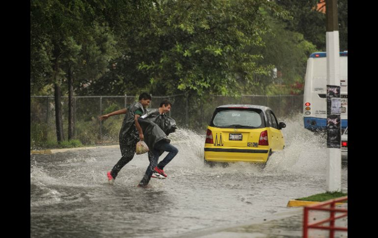 Vecinos de Zapopan dicen que las lluvias de los últimos días han afectado sus casas. EL INFORMADOR / ARCHIVO