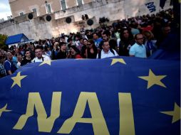 Alrededor de 20 mil personas se manifestaron en Atenas para apoyar el 'sí' en el referéndum sobre el rescate. AFP / A. Messinis