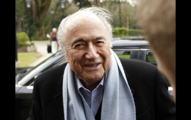 Blatter fue reelegido para un quinto mandato y cuatro días después renunció. AFP / ARCHIVO