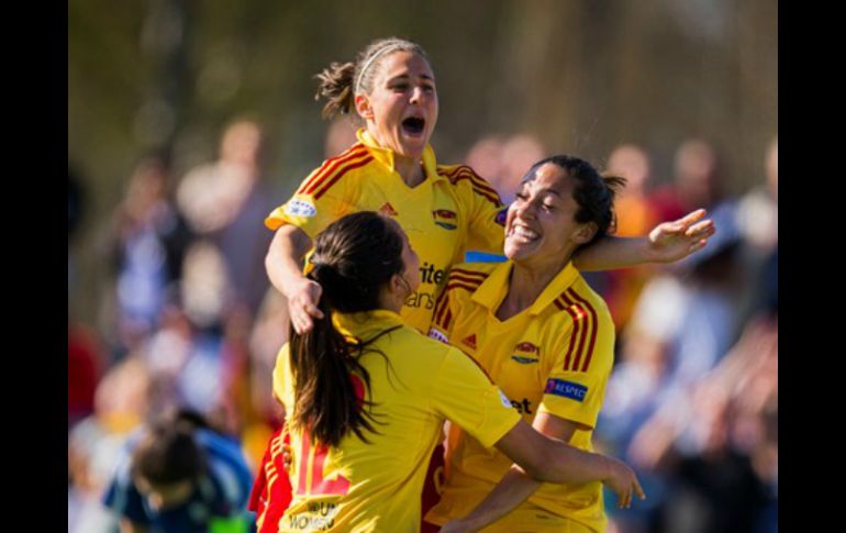 La capitana del combinado español, Vero Boquete (c), será una de las jugadoras que respaldarán la iniciativa de FIFPro. ESPECIAL / fifa.com