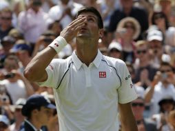 Novak se sobrepuso al calor de Wimbledon y ganó su encuentro. AFP / A. Dennis