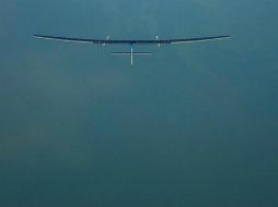 Solar Impulse 2 permaneció más de un mes en Japón a causa del mal tiempo, pero al final pudo despegar el lunes para continuar su ruta. TWITTER / @solarimpulse