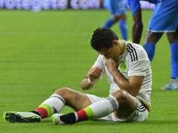 Javier Hernández fue operado con éxito de la fractura de la clavícula derecha sufrida en el partido amistoso entre México y Honduras. EFE / L. Smith