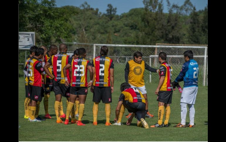 La escuadra de la UdeG se enfrentará este sábado a Coras Tepic en La Primavera como parte de su pretemporada. TWITTER / @LeonesNegrosCF