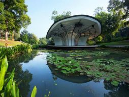 El lugar se especializa en plantas tropicales y contiene dentro del recinto un parque dedicado a las orquídeas. TWITTER / @visitsingapore