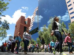 Una vez que se impide la manifestación se normaliza la vialidad sobre Paseo de la Reforma. NTX / ARCHIVO