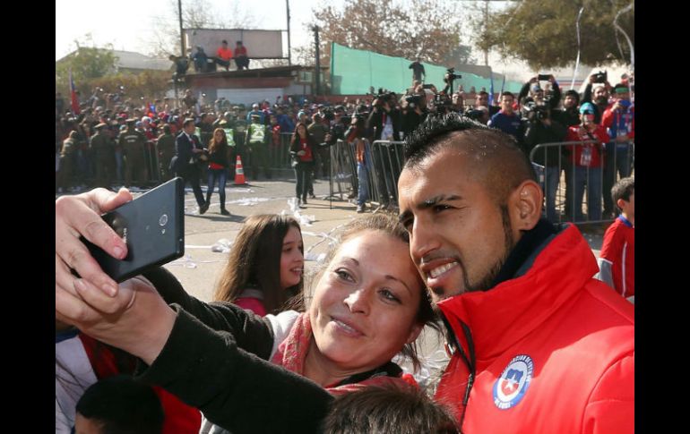 Sería el nuevo técnico, Rafael Benítez, quien exigió el fichaje de Arturo Vidal. EFE / ARCHIVO