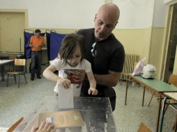 Electorado votará por aceptar o rechazar medidas de acreedores. EFE / O. Panagiotou