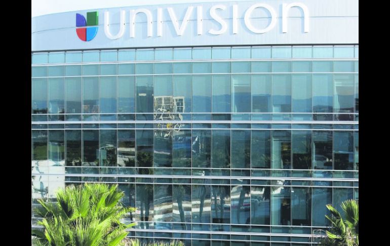 Univisión enfrenta una demanda por 500 millones de dólares. AP /