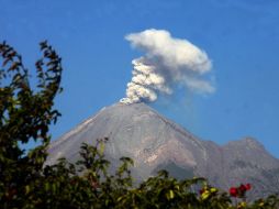 El Volcán de Colima emite exhalación con bajo contenido de ceniza, informa el coordinador Nacional de Protección Civil. EL INFORMADOR / ARCHIVO