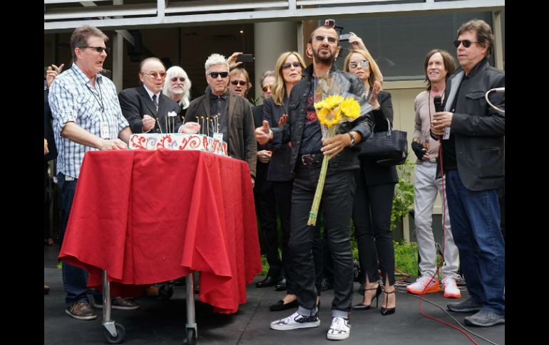 Starr pidió a sus fans presentes que gritaran su lema 'Paz y Amor'. EFE / N. Prommer