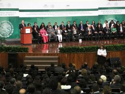 Imagen de la ceremonia de entrega de títulos en el Auditorio del Centro Médico Nacional Siglo XXI. TWITTER / @SEP_mx