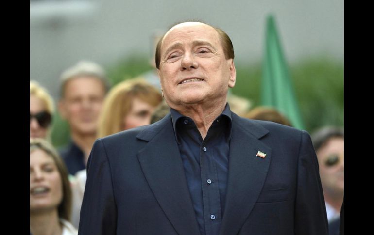 La edad de Berlusconi originó un cambio en su sentencia: 10 meses de servicio social en asilo de ancianos. EFE / F. Lo Scalzo